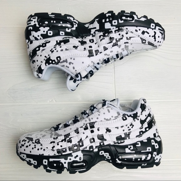 Nike Other - Nike Air Max 95 Camo Edition